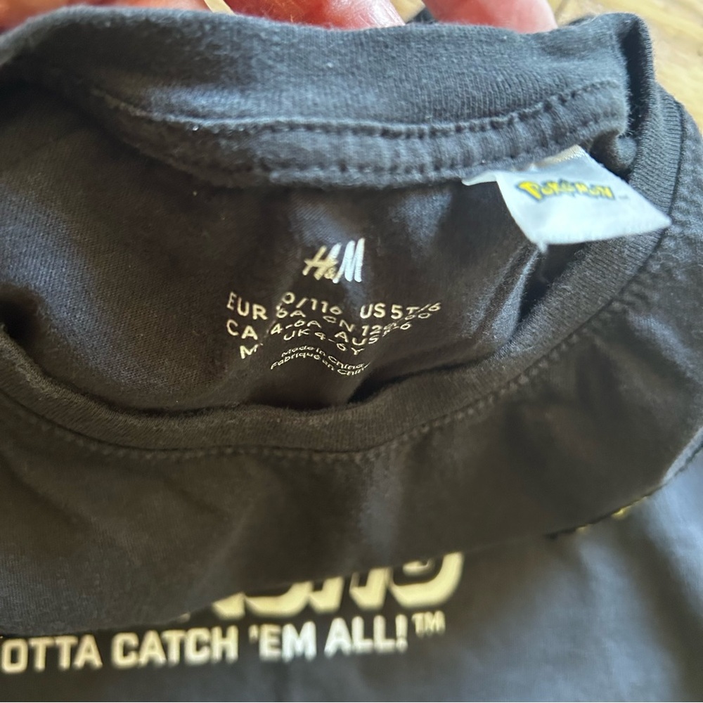 H&M Kids Pikachu Tee - Black with Yellow and Red SEQUINS 5-6T - Picture 4 of 4